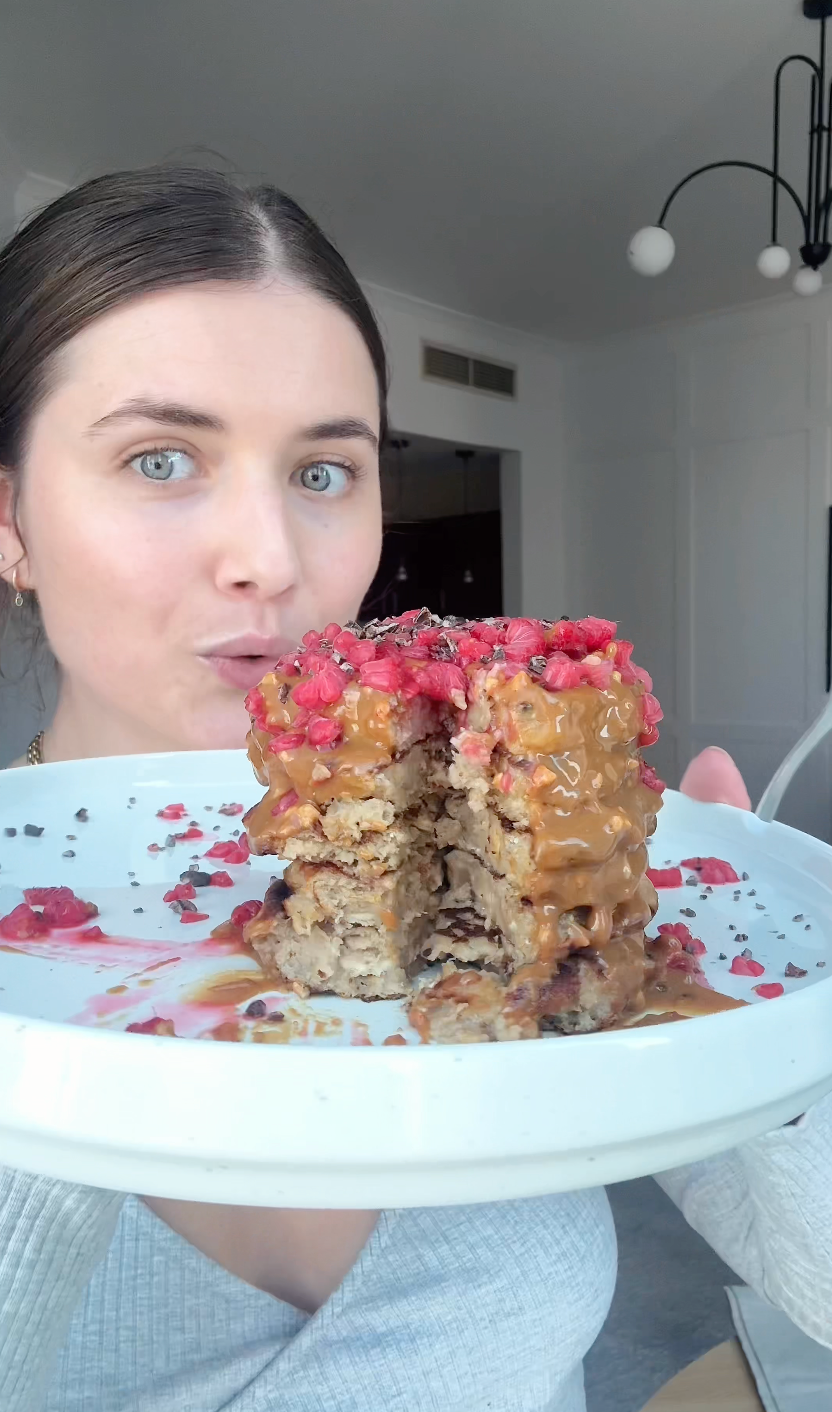Discoff & Banana Pancakes with Peanut Butter Drizzle: A Delicious and Nutritious Breakfast Treat